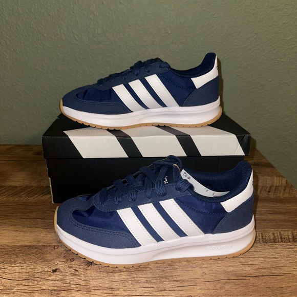 adidas Other - Adidas Run 70s 2.0 kids shoes size 3.5
